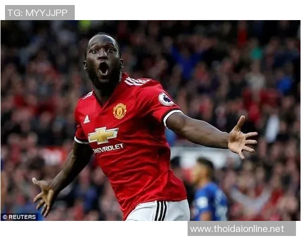 韩国足球明星加盟曼联引发热议球迷期待新赛季表现